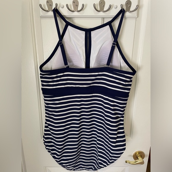 High neck swimsuit - Picture 4 of 5